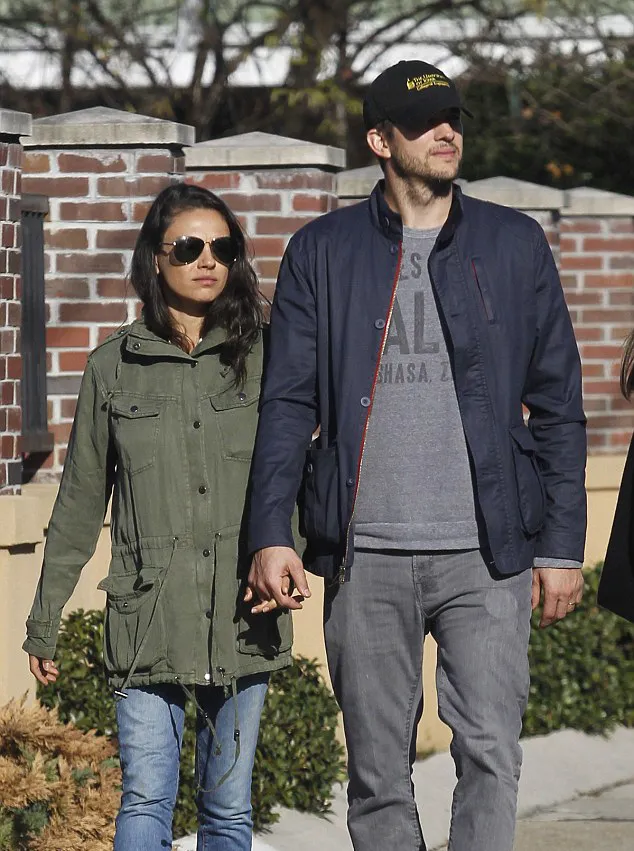 Mila dan Ashton baik-baik saja © dailymail.co.uk