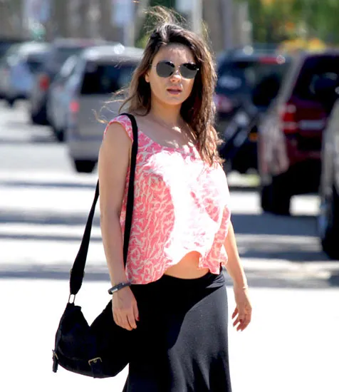 Anginpun turut menggodanya @ eonline.com