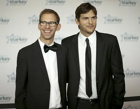 Duo kembar Kutcher @ dailymail.co.uk/REX