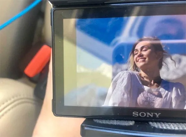 Miley dan Liam sempat digosipkan nikah gara-gara postingan dari Billy Ray Cyrus ini © Instagram.com