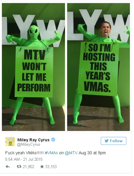 Miley Cyrus dalam kostum alien © Miley Cyrus/twitter