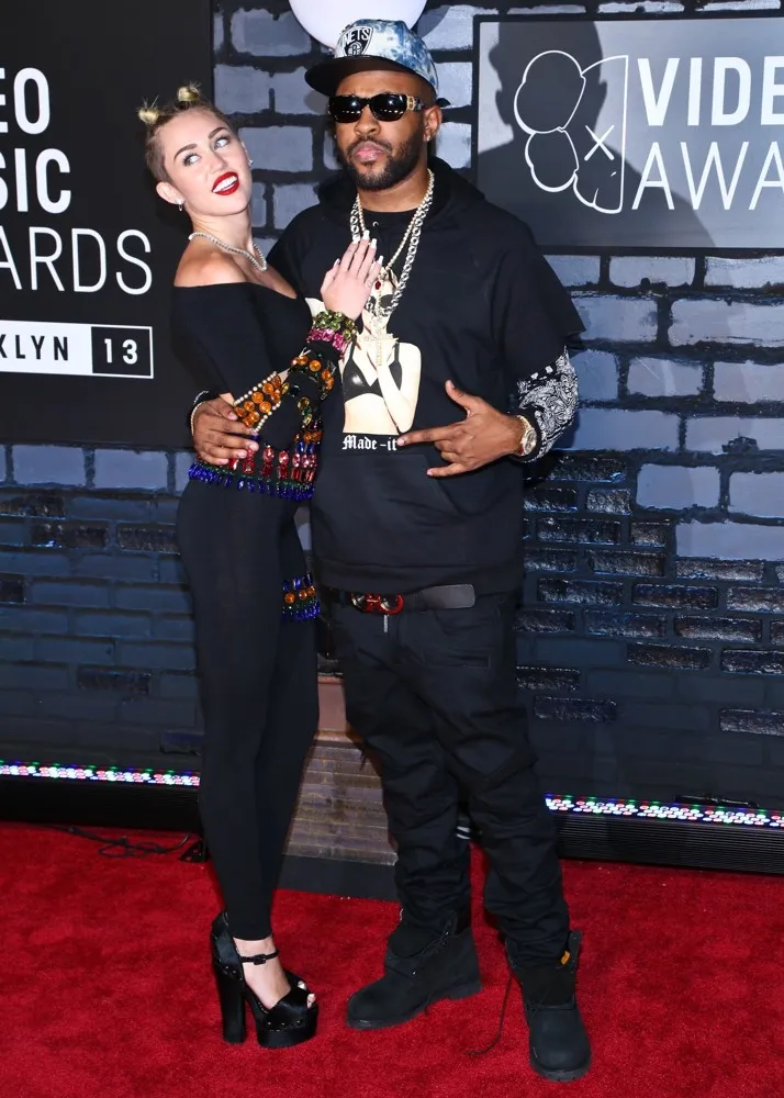 Miley dan Mike @ aceshowbiz.com