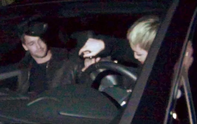 Patrick dan  Miley @ dailymail.co.uk