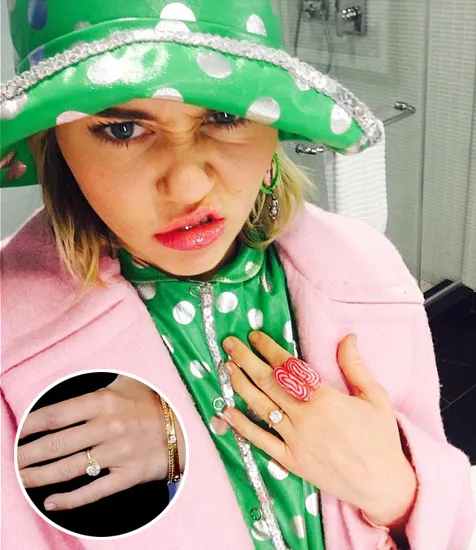 Miley kembali pakai cincin tunangannya yang lama © istimewa