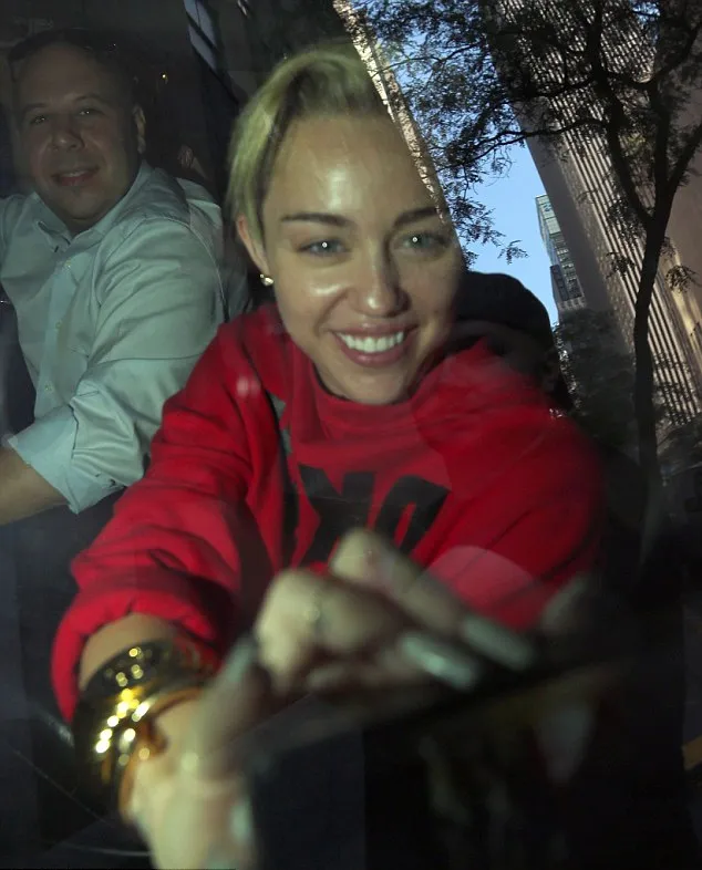 Miley Cyrus @ dailymail.co.uk