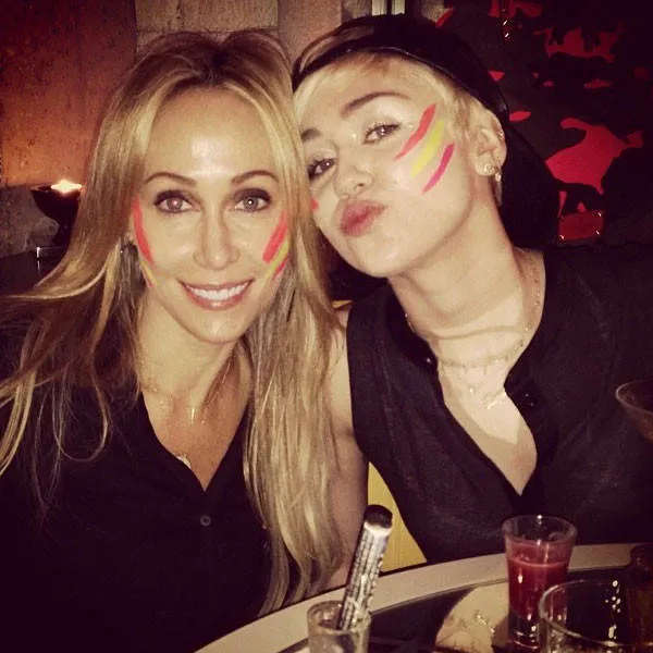 Tish ingin mendesain sendiri pesta pernikahan Miley © instagram.com