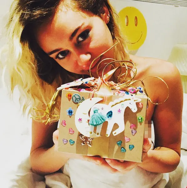 Happy birthday Miley! © instagram.com/liamhemsworth