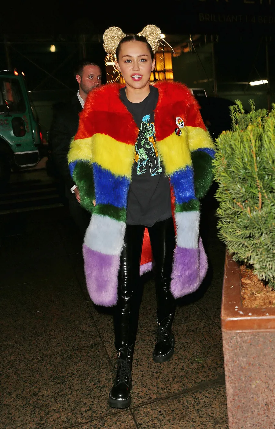 Miley Cyrus dikabarkan siap nikah dengan Liam Hemsworth © Splashnews.com