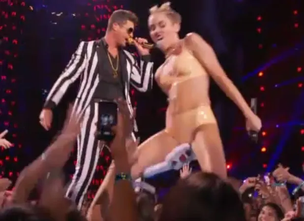 Aksi Miley Cyrus di MTV VMA 2013 ©mtv.com