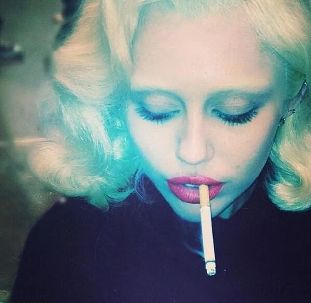 Miley Cyrus @ dailymail.co.uk