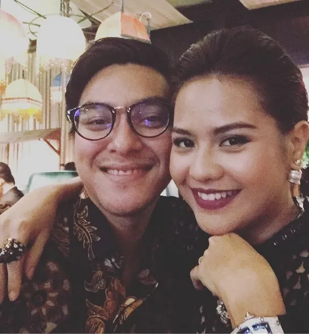 Belum lama ini, Barry melamar Mytha di pulau dewata Bali. Romantis! /©instagram.com/mytha_lestari