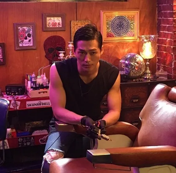 Foto yang diunggah Nam Goong Min dari lokasi syuting MV © instagram.com/min_namkoong