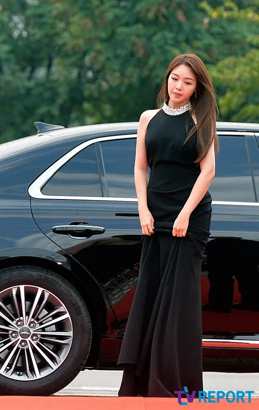 Minan Girls Day saat berjalan di red carpet Seoul Drama Awards 2016. ©Tv Report