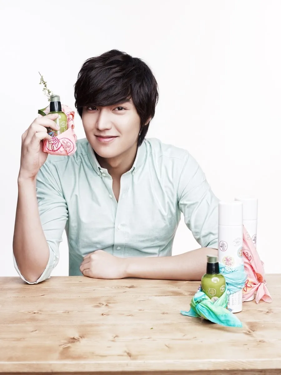Lee Minho hanya mau menjawab pertanyaan tentang produk yang diiklankannya © Innisfree