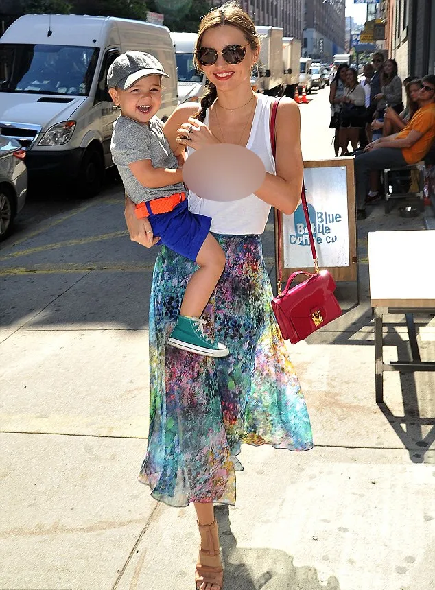 Miranda Kerr dan Flynn @ dailymail.co.uk