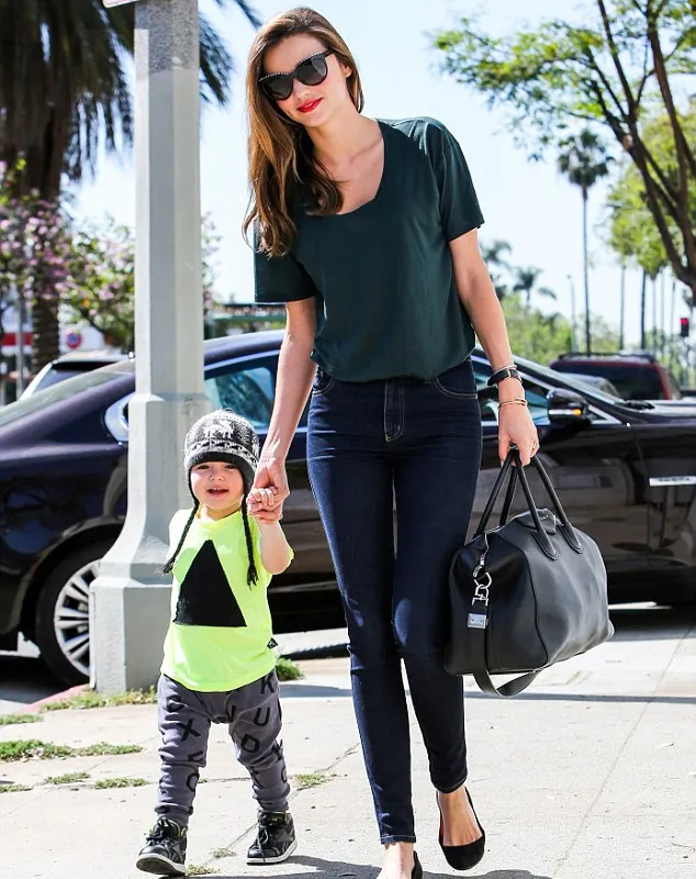 Miranda Kerr @ dailymail.co.uk