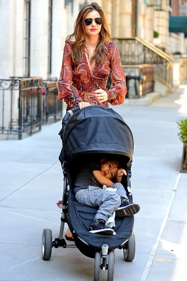 Miranda Kerr dan Flynn @ dailymail.co.uk