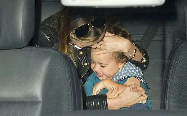 Miranda Kerr dan Flynn @ dailymail.co.uk