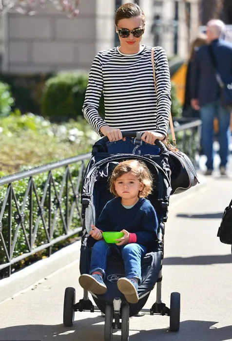 Bisa bersama Flynn saja sudah cukup membuat Miranda bahagia @ dailymail.co.uk/REX