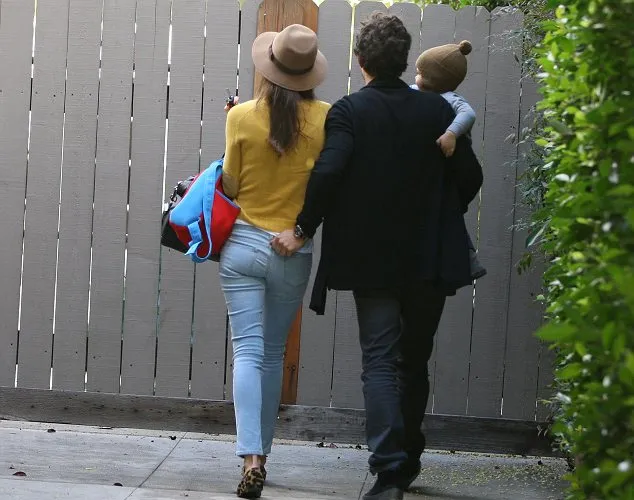Miranda Kerr, Orlando Bloom dan Flynn @ dailymail.co.uk