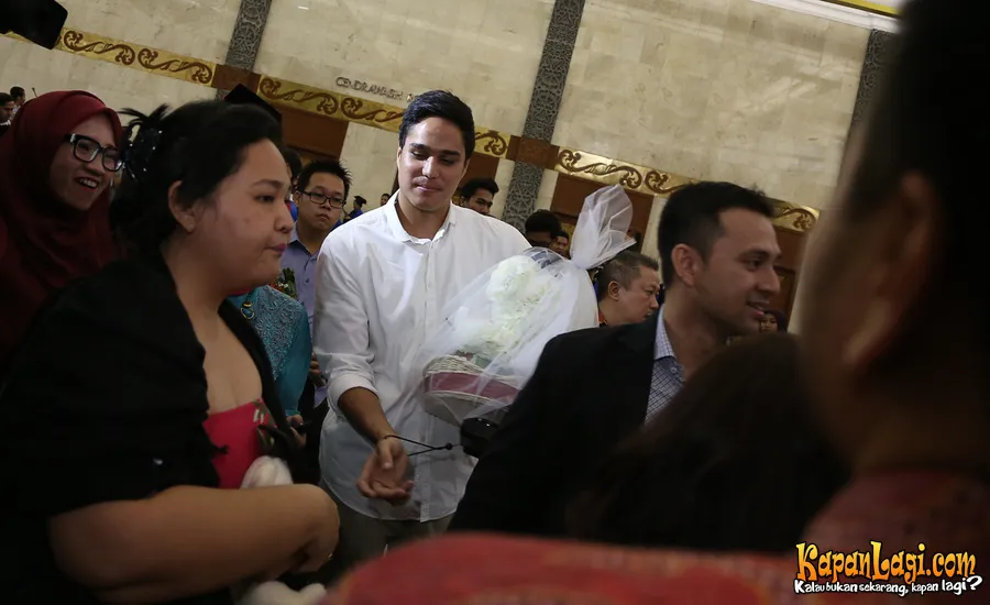 Mischa hadir dengan membawa hadiah yang sweet untuk Jessica Mila. ©KapanLagi.com®/Agus