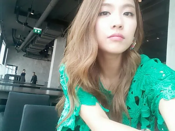 Fei mengupload selca melalui twitter. ©soompi.com