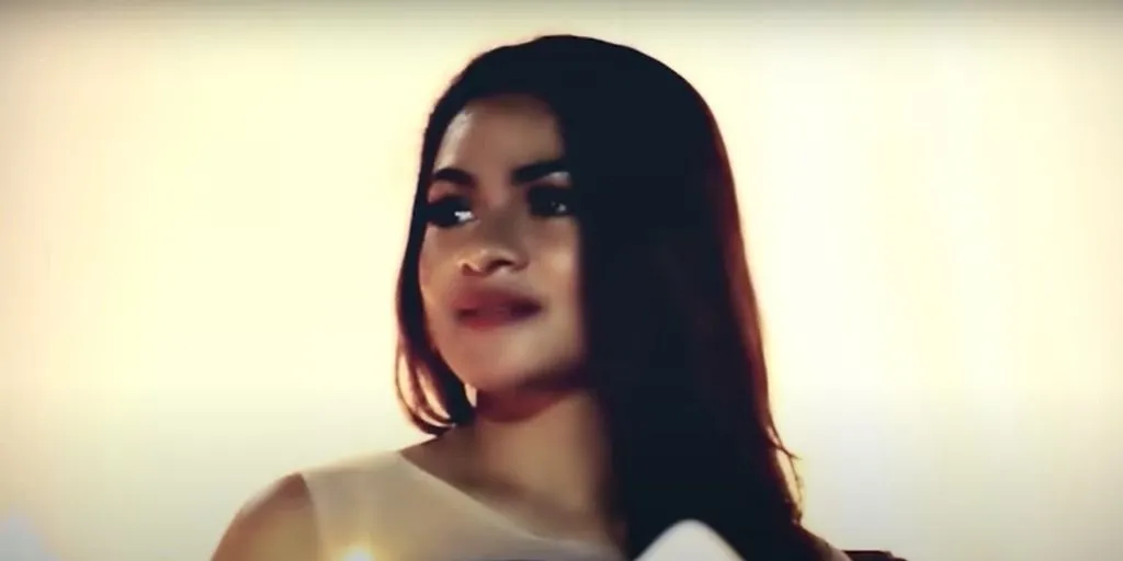 Mita Talahatu - Hanya Lilin Kecil