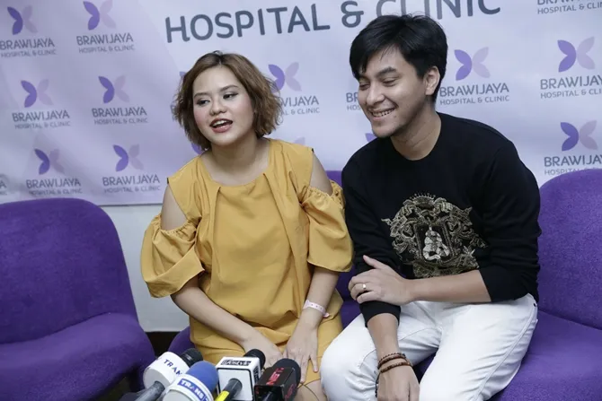 Mytha Lestari dan sang suami © KapanLagi.com/Agus Apriyanto