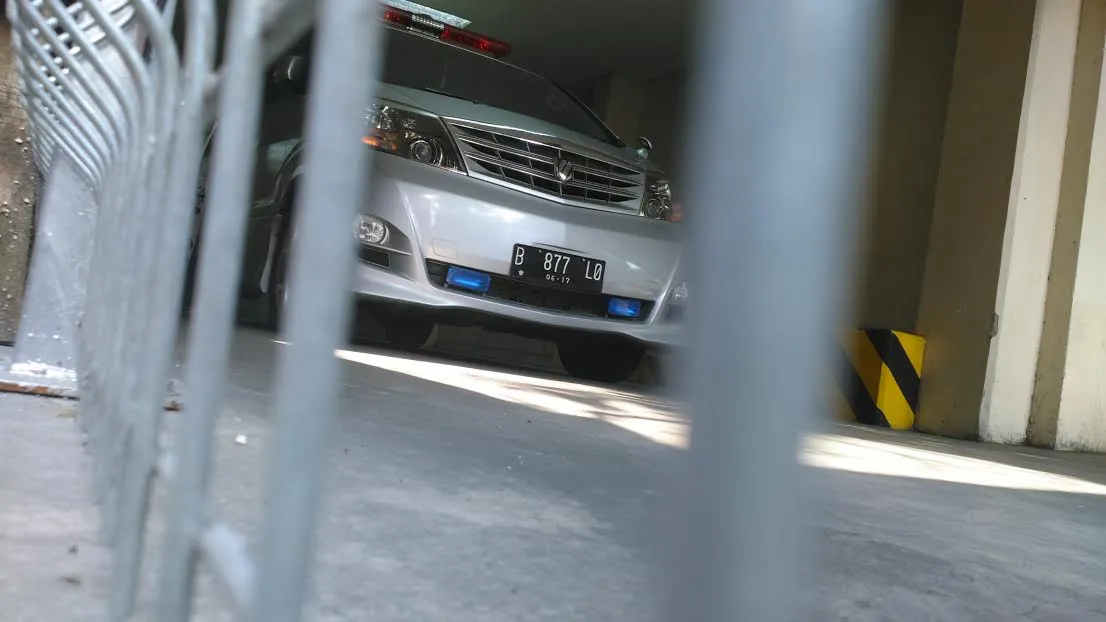 Ambulance yang siap membawa jenazah Olga Syahputra, ©KapanLagi.com/Joanzen Yoka