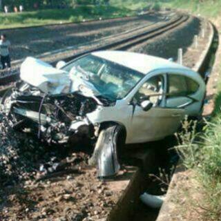 Kondisi mobil Kuntz Agus pasca kecelakaan di Bantul. ©Twitter/Hanung Bramantyo