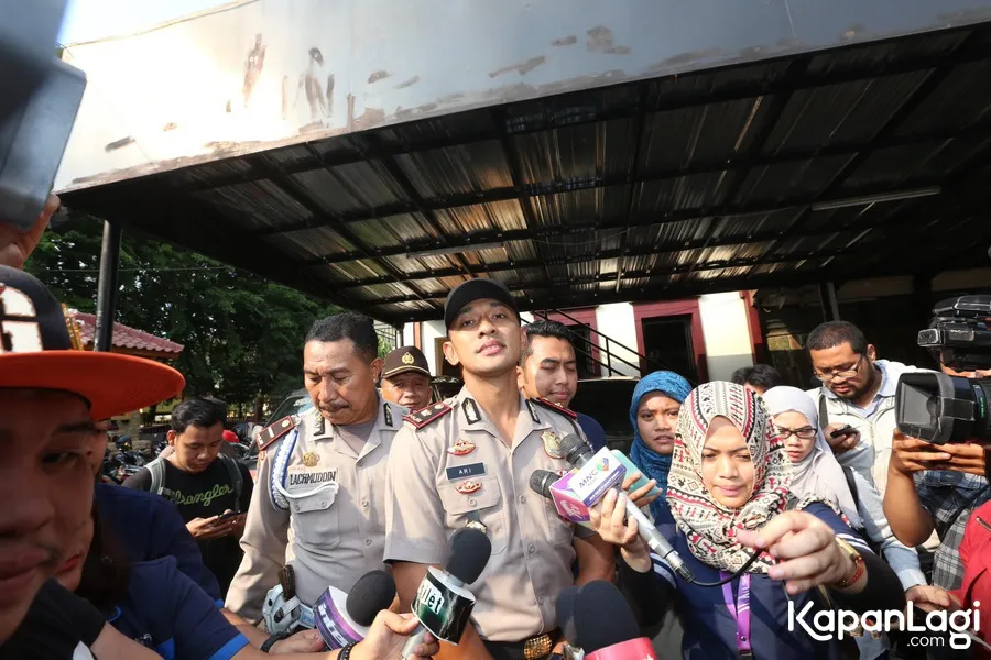 Mobil Saipul saat di Polsek Kelapa Gading © KapanLagi.com®/Budy Santoso
