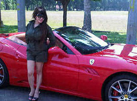 Syahrini Mobil Mewah Selebriti Selebriti Indonesia 