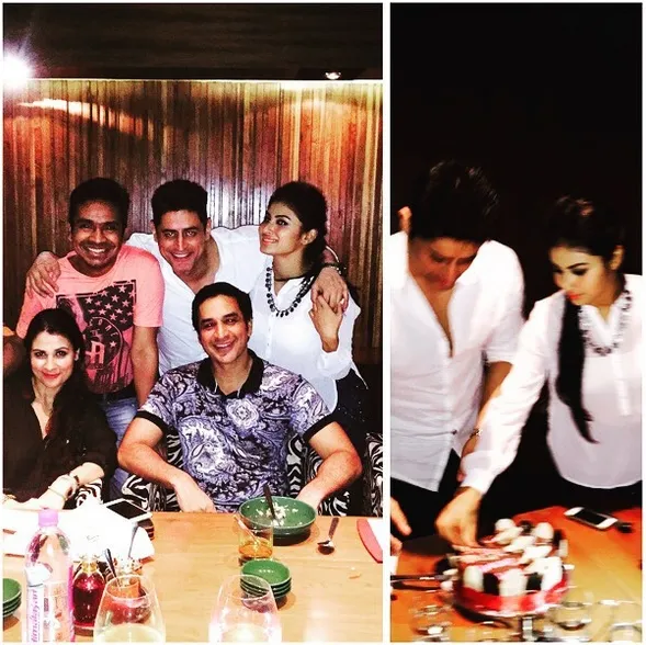 Mohit potong kue ultah dengan Mouni @instagram/imouniroy