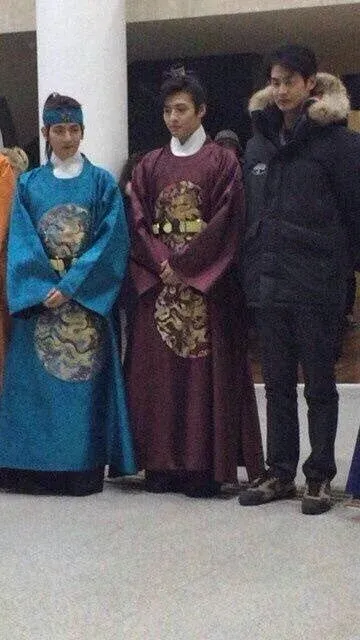 Sosok Kang Ha Neul dan Bekhyun EXO. © dramafever.com