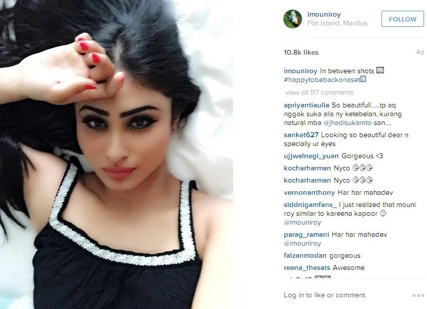 Ini dia penampilan terbaru Mouni Roy dengan alis dan mata hitam cetar, masih cantik? @instagram.com/imouniroy