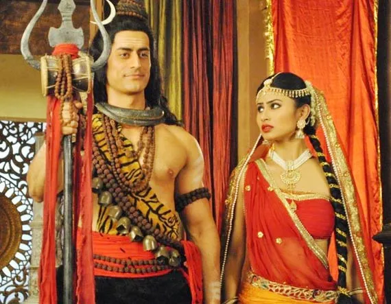 Mouni Roy bantah akan menikah dengan Mohit Raina. @istimewa