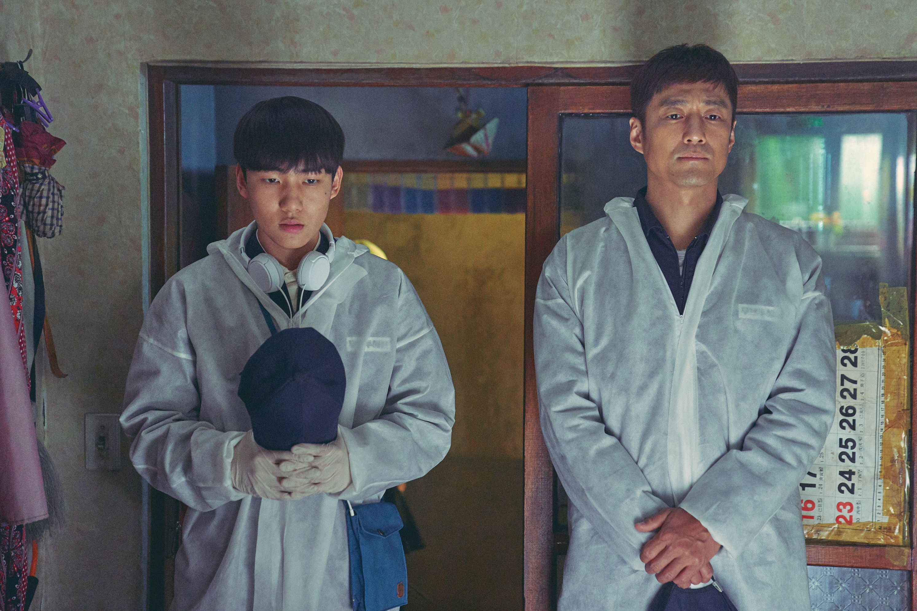 Tang Jun Sang and Ji Jin Hee in MOVE TO HEAVEN © Netflix