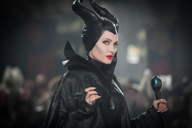 Angelina Jolie berperan sebagai sosok penjahat Disney bernama Maleficent. ®Disney