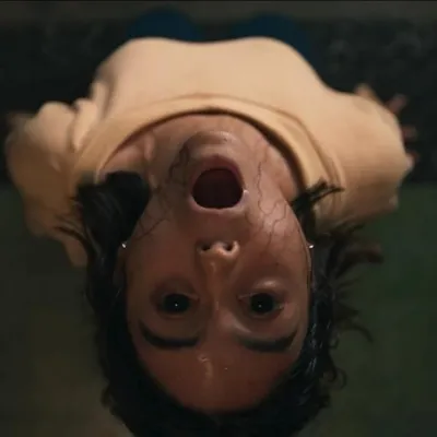 Movieverse Review Film 'PAKET SANTET': Teror Horor Bikin Paranoid Tiap Terima Paket