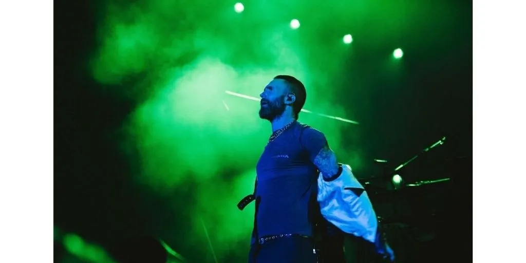 Maroon 5 - Give A Little More dan Terjemahan