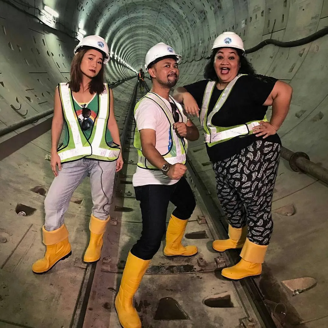 Beberapa selebriti yang turut berpose di dalam lintasan MRT bawah tanah © Instagram.com/mrtjkt