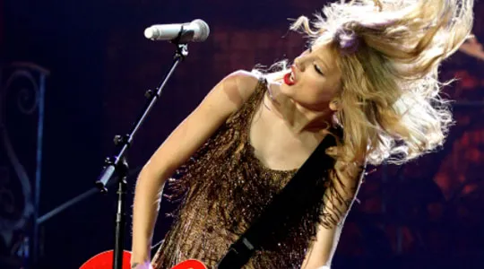 We Are Never Ever Getting Back Together - Taylor Swift