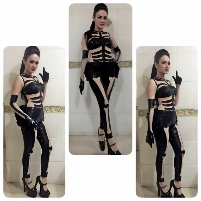 Mulan tampil hot dan menggoda © Path.com/Mulan Jameela