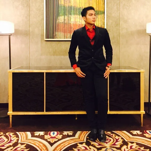 Berdandan formal, Mumu makin ganteng! @ instagram.com/muklis_mumu