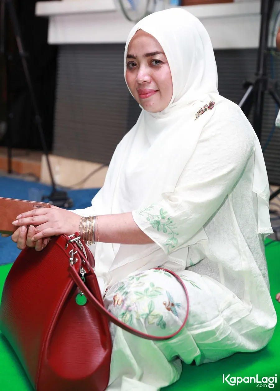 Muzdalifah merasa dibohongi sejak sebelum menikah, namun tetap menjalani perkawinan karena undangan sudah terlanjur disebar. ©KapanLagi.com/Muhammad Akrom Sukarya