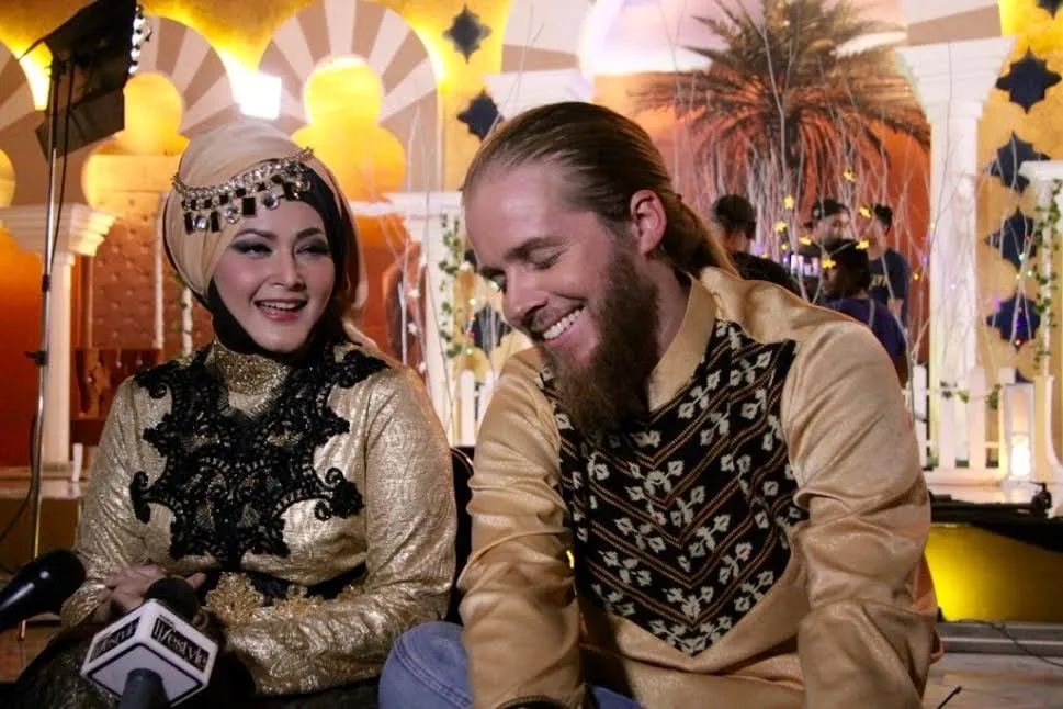 Lea dan Mustafa berduet di Cinta Ilahi © KapanLagi.com®/Hnedra Gunawan
