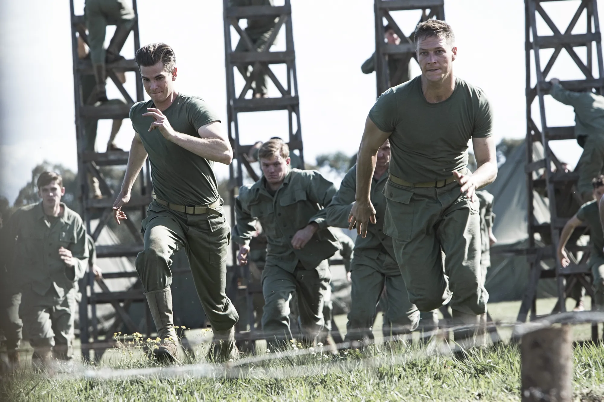 Desmond Doss saat menjalani pelatihan dasar di kamp pelatihan militer/Credit: IMDb