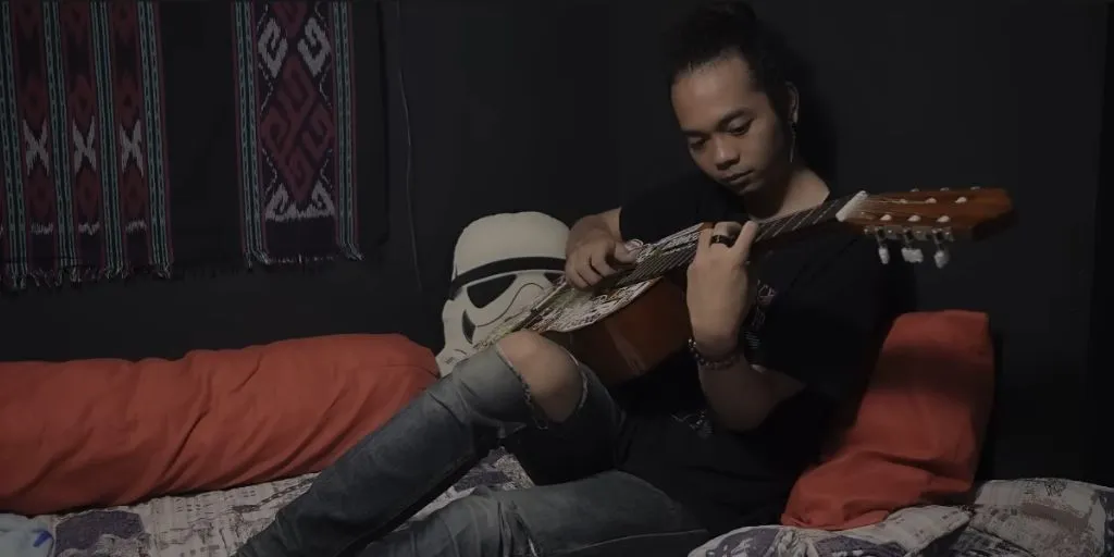 Skinnyfabs - circus dan Terjemahan