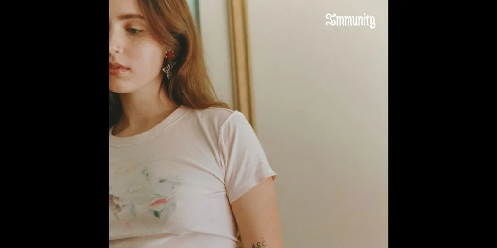 Clairo - Feel Something dan Terjemahan