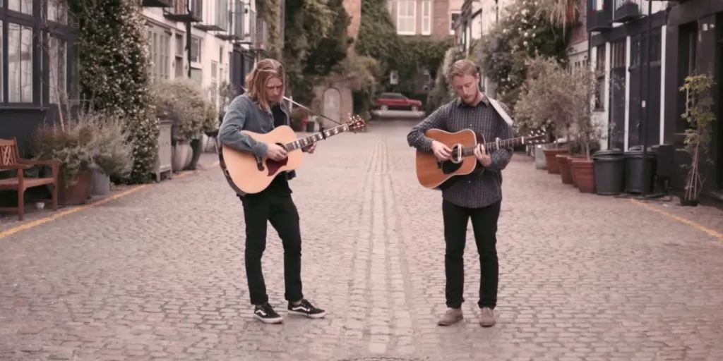 Hollow Coves - Home dan Terjemahan